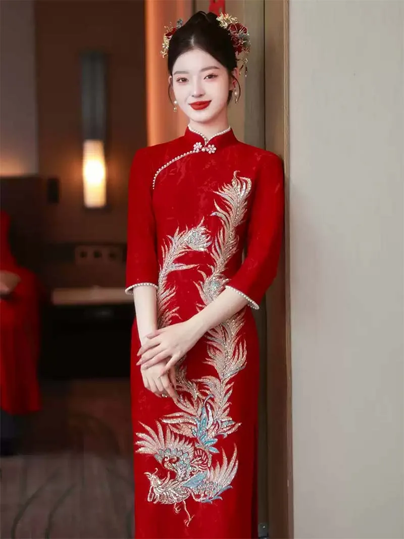 Red Traditional wedding qipao with phoenix embroidery, Chinese bride engagement banquet dress