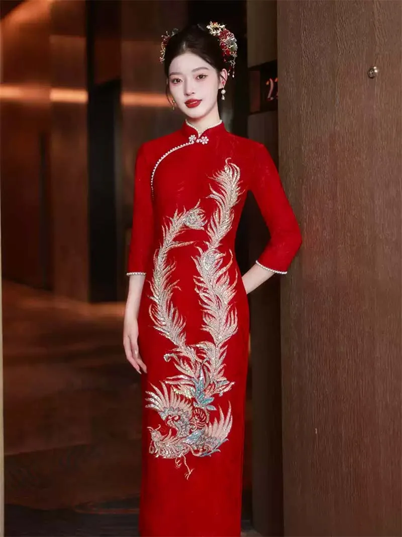 Red Traditional wedding qipao with phoenix embroidery, Chinese bride engagement banquet dress