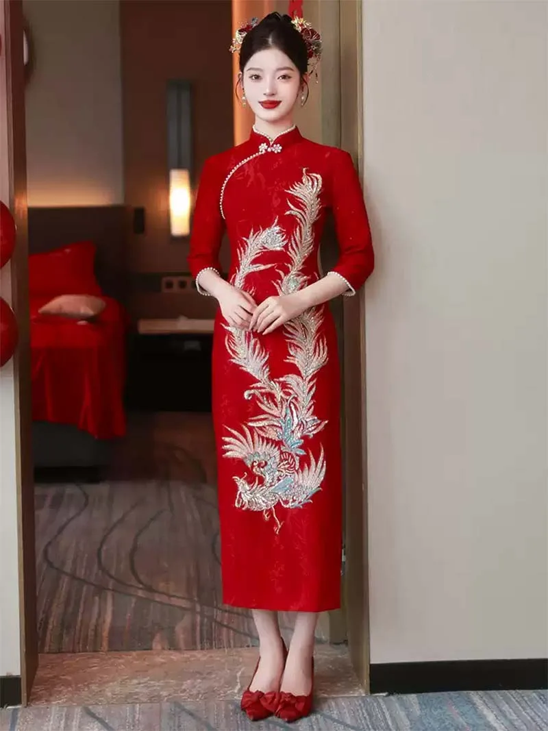Red Traditional wedding qipao with phoenix embroidery, Chinese bride engagement banquet dress