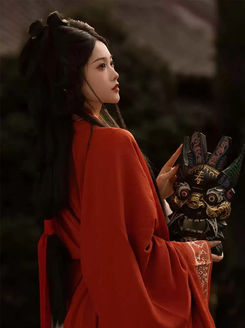Warring States Hanfu red robe for women, authentic restoration with cross-collar straight hem and voluminous silhouette inspired by Chu culture