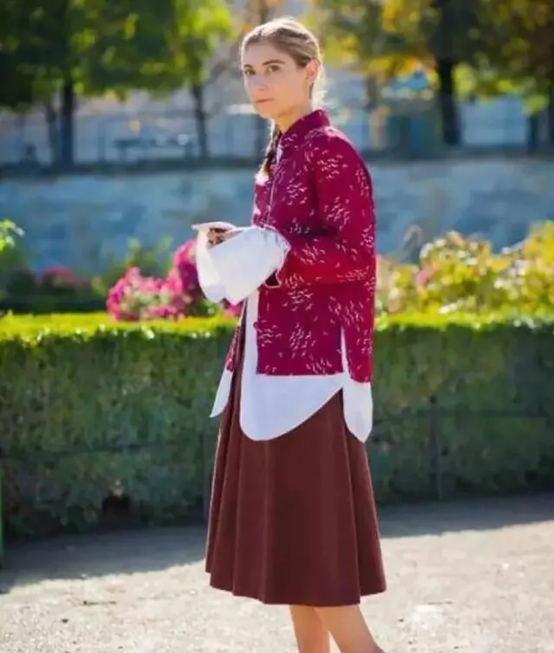 What Is A Tang Suit — traditional Chinese jacket with mandarin collar and frog buttons symbolizing elegance and culture