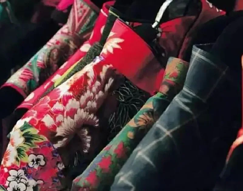 What Is A Tang Suit explores the heritage and modern charm of this traditional Chinese attire blending culture and style.