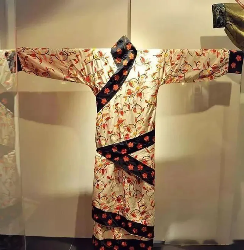 What is Hanfu — traditional Chinese clothing showing its evolution through ancient dynasties