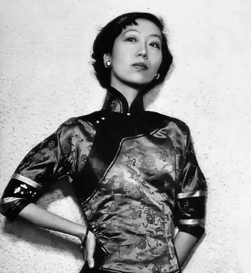 Women qipao expressing traditional Chinese elegance and cultural heritage.