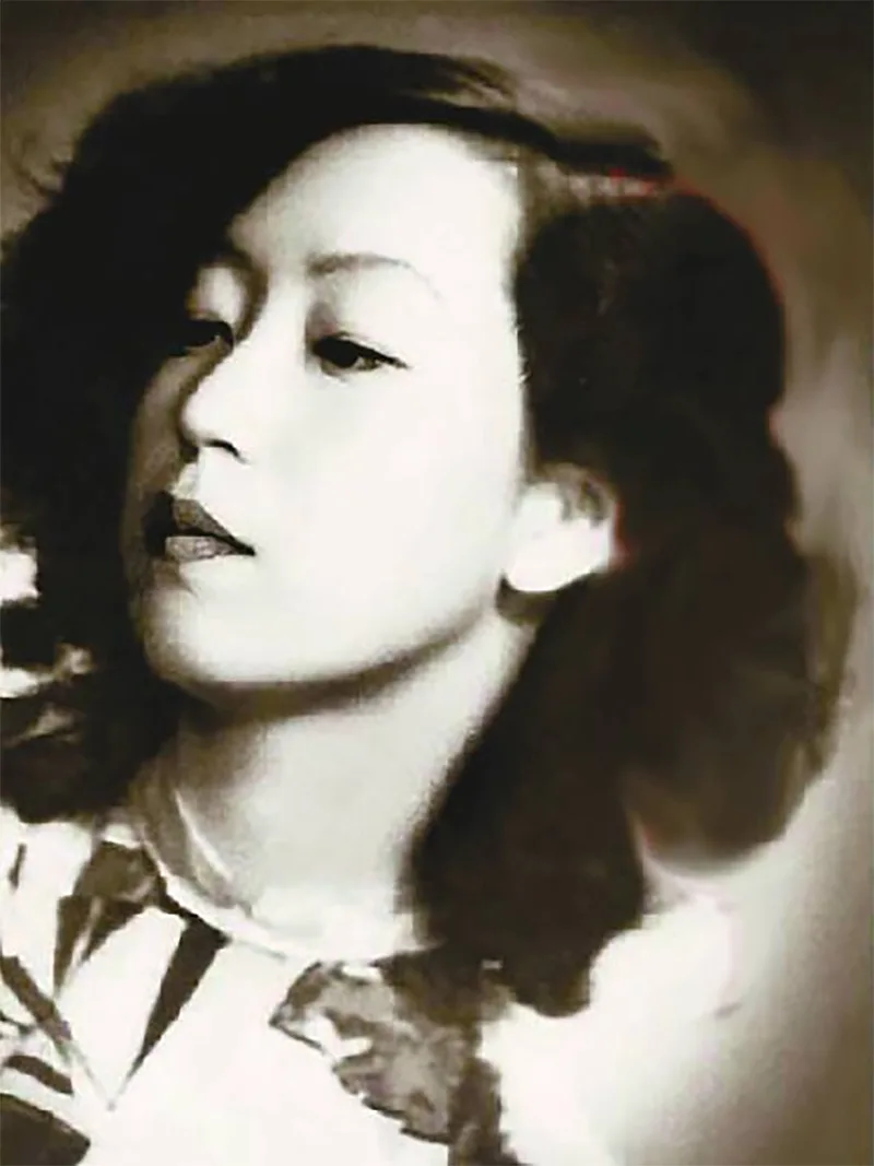 Women qipao expressing traditional Chinese elegance and cultural heritage.