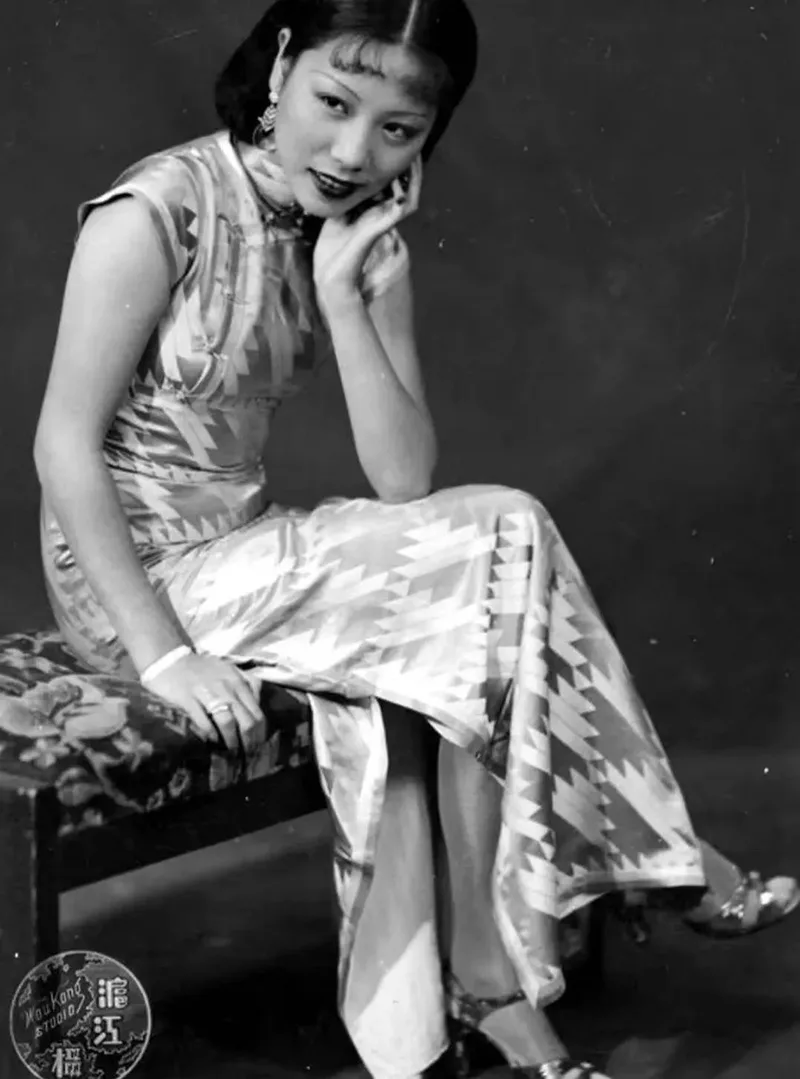 Women qipao expressing traditional Chinese elegance and cultural heritage.